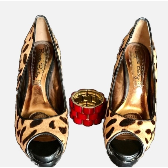 𝅺brigitte Bailey Size 5 Peep Toe Platform Pumps Leopard Print Calfs hair - Picture 1 of 7